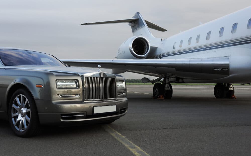 Elevating Corporate Travel in 2024: Azure Private Hire’s Tailored Solutions in Stoke-on-Trent