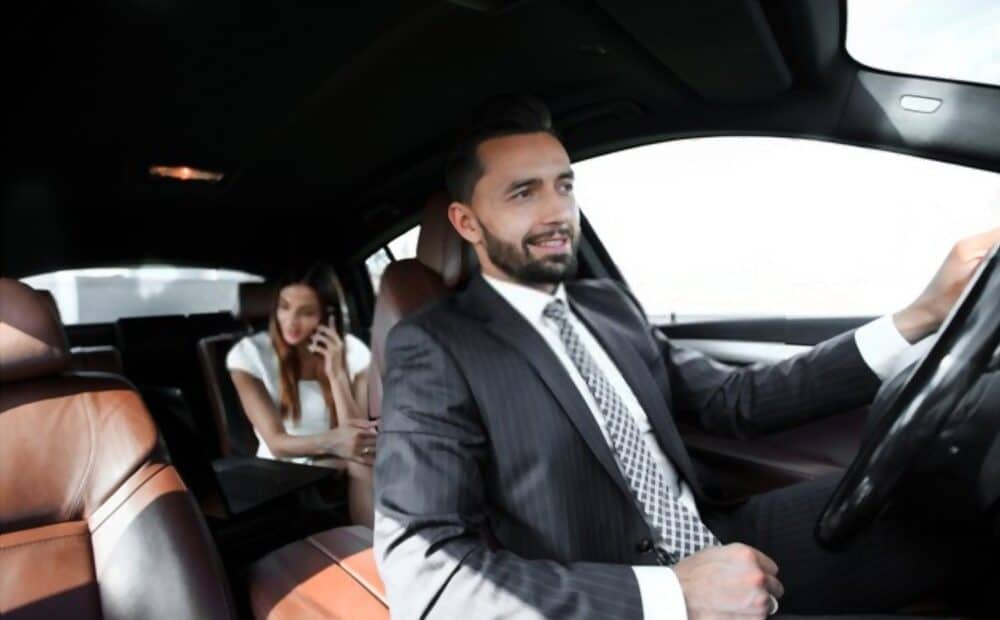 Things to keep in mind before Hiring Chauffeur Service